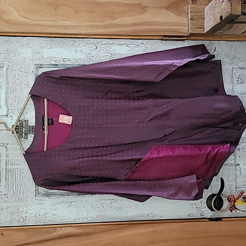 Size M silk top by endless knot art